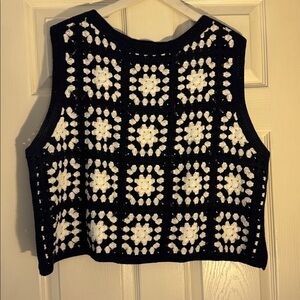 Ann Taylor Weekend Navy  and Cream sleeveless sweater vest